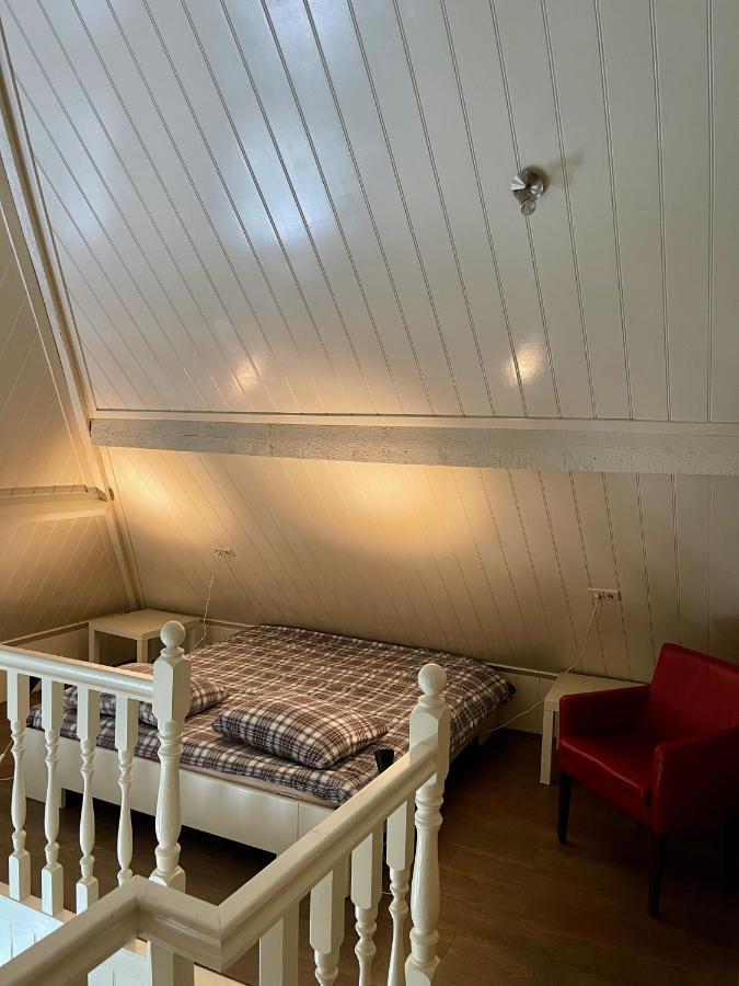Karibu Het Voorhuis 2 Tot 6 Persoons Luxe Slaapkamers Met Een Mooie Woonkeuken Daarle Exterior photo
