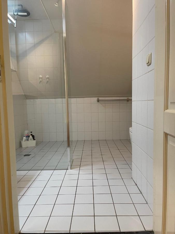 Karibu Het Voorhuis 2 Tot 6 Persoons Luxe Slaapkamers Met Een Mooie Woonkeuken Daarle Exterior photo