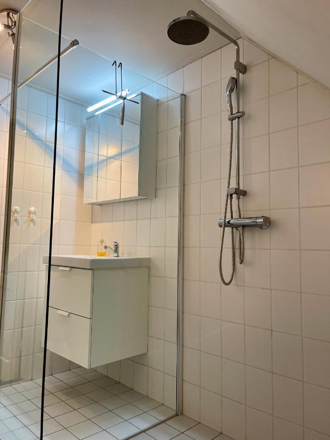 Karibu Het Voorhuis 2 Tot 6 Persoons Luxe Slaapkamers Met Een Mooie Woonkeuken Daarle Exterior photo
